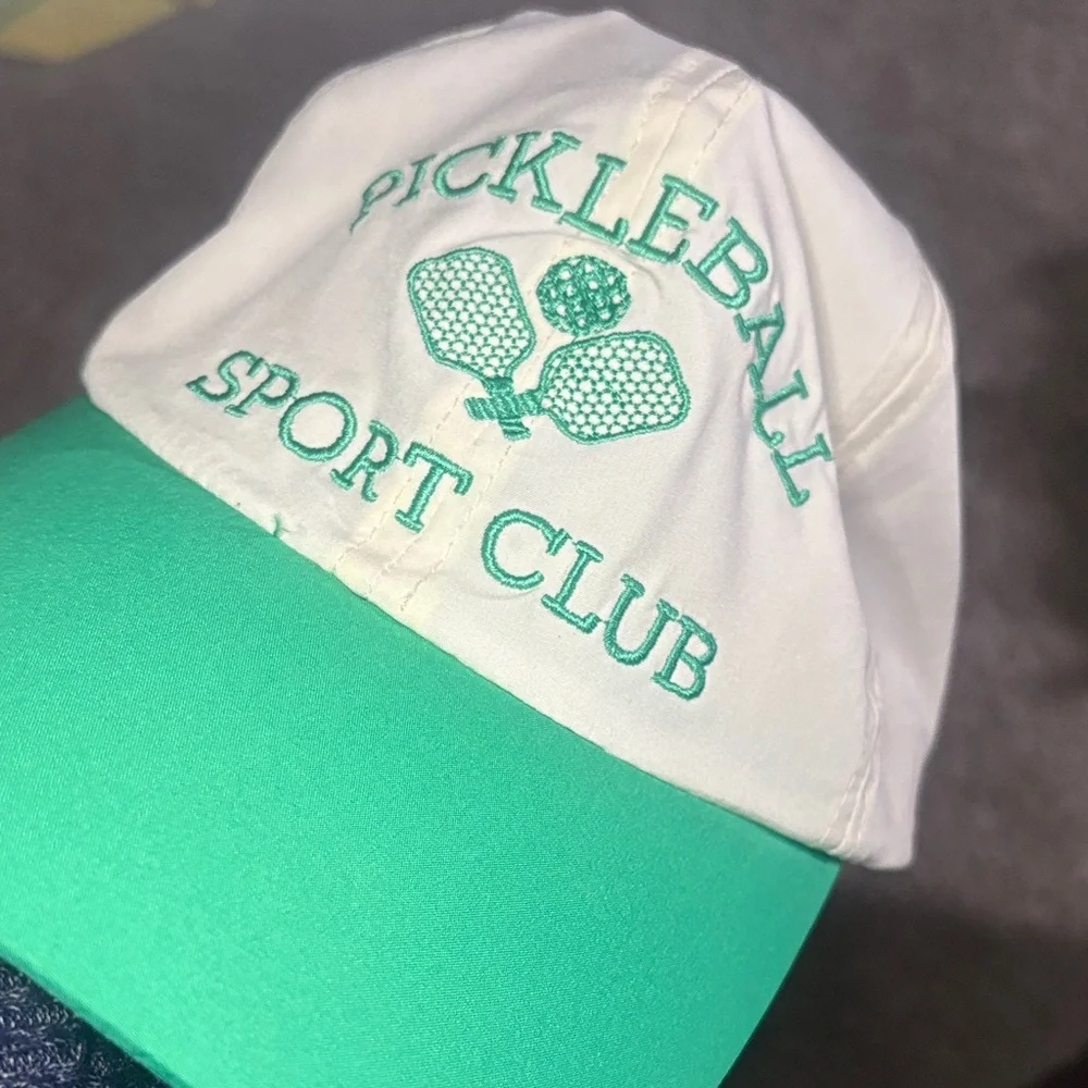 Pickleball Sport Club Two-Tone Cap in Cream and Green
